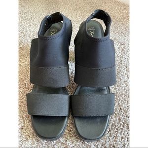 Vera Wang - Simply Vera Heels